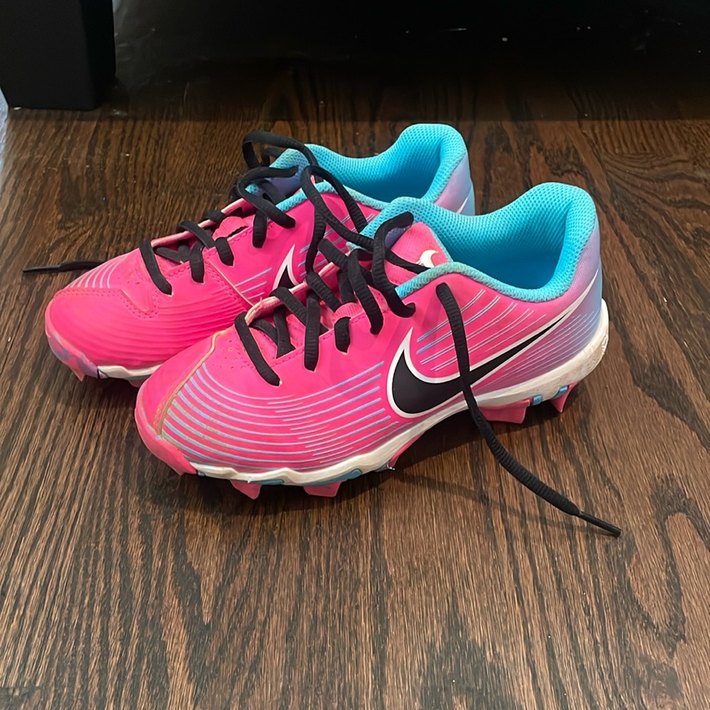 Girls Nike Softball Spikes - Size 1Y
